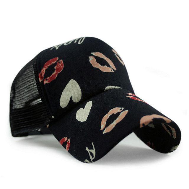 รูปภาพ:http://www.buyhathats.com/sites/default/files/hat-cap-images/fashion-lips-trucker-cap-women-cheap-black-baseball-cap24409.jpg