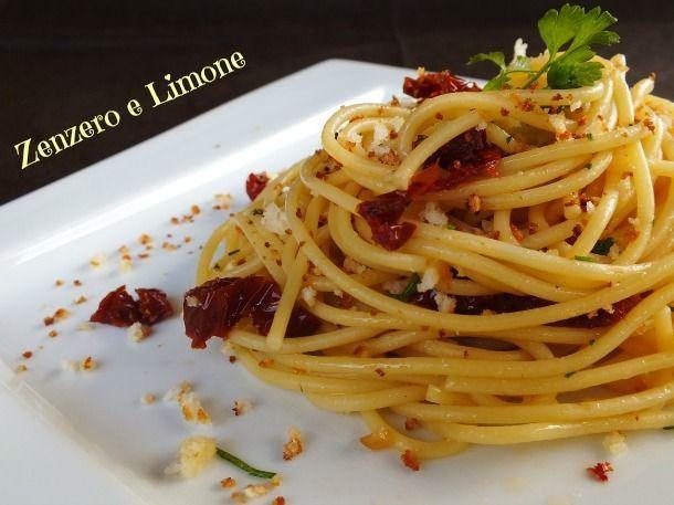 รูปภาพ:http://blog.giallozafferano.it/paola67/wp-content/uploads/2012/10/spaghetti-aglio-olio-pomodori-secchi-e-prezzemolo.jpg
