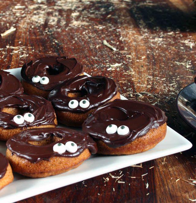 รูปภาพ:http://2.bp.blogspot.com/-pST0hk5jrIc/Ujs9xuRQWVI/AAAAAAAAK-A/kPjjz79tMho/s1600/baked_pumpkin_chocolate_donuts_recipe.jpg