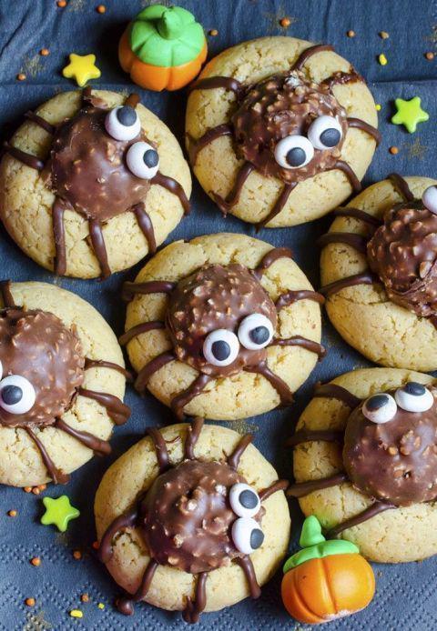 รูปภาพ:http://ghk.h-cdn.co/assets/16/27/480x694/gallery-1467731429-spider-cookies-oh-my-goodness-chocolate-desserts.jpg