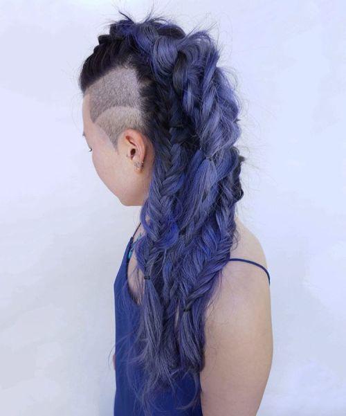 รูปภาพ:http://i0.wp.com/therighthairstyles.com/wp-content/uploads/2016/08/20-long-braided-pastel-purple-mohawk.jpg?resize=500%2C601