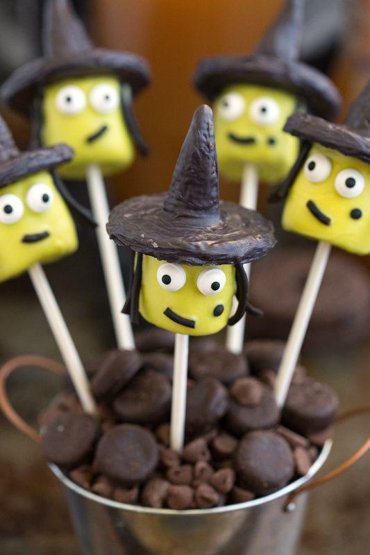 รูปภาพ:http://takingcareofmonkeybusiness.com/wp-content/uploads/2014/10/Witch-Marshmallow-Pops-an-adorable-and-spooky-treat-for-Halloween.jpg