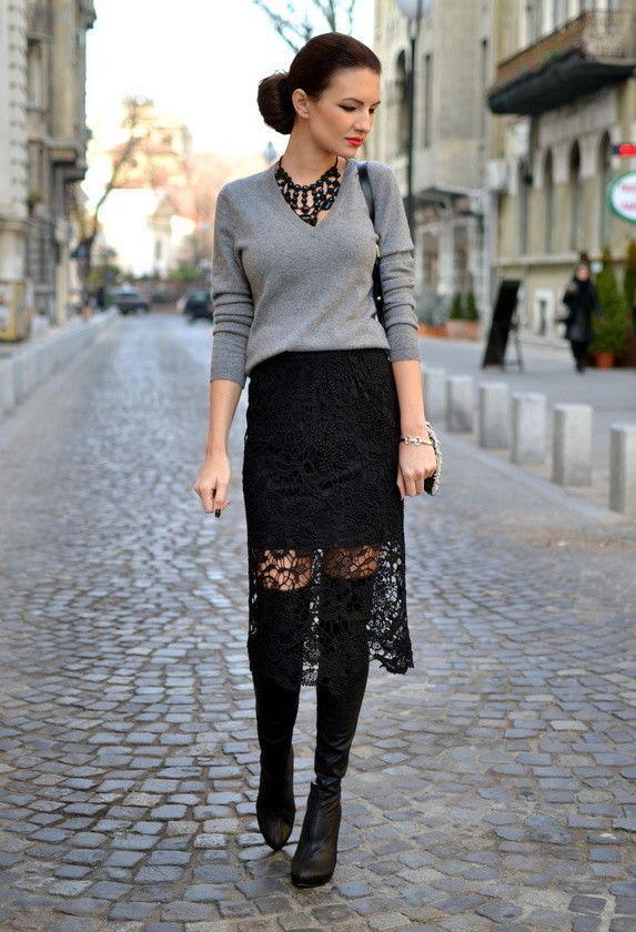 รูปภาพ:http://www.prettydesigns.com/wp-content/uploads/2014/07/Stylish-Black-Lace-Skirt-Outfit-for-Office-Ladies.jpg