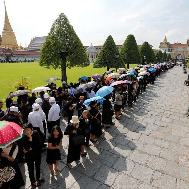 ภาพประกอบบทความ 5 คำแนะนำ ในการเดินทางไปกราบสักการะพระบรมศพ ที่พระบรมมหาราชวัง