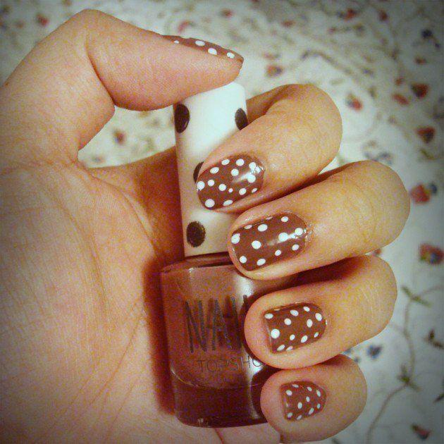 รูปภาพ:http://fashionsy.com/wp-content/uploads/2014/10/general-vintage-brown-with-white-polka-dots-nail-design-ideas-for-teenage-cute-polka-dot-nail-designs1-630x630.jpg