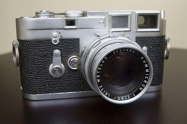 รูปภาพ:https://upload.wikimedia.org/wikipedia/commons/thumb/a/a2/Leica_m3_50mm.jpg/800px-Leica_m3_50mm.jpg