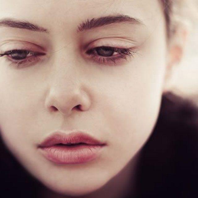 ตัวอย่าง ภาพหน้าปก:วิธีแก้ตาบวมจากการร้องไห้ ดูแลตัวเองอย่างไรให้หายตาบวม 