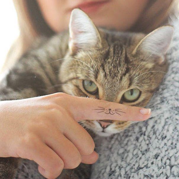 รูปภาพ:http://static.boredpanda.com/blog/wp-content/uploads/2016/10/cat-tattoo-ideas-37-5804c39fd310a__605.jpg