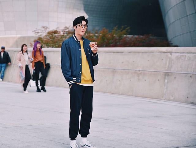 รูปภาพ:http://fuckingyoung.es/wp-content/uploads/2016/10/Seoul-Fashion-Week-SS17_day2_streetstyle_fy26.jpg