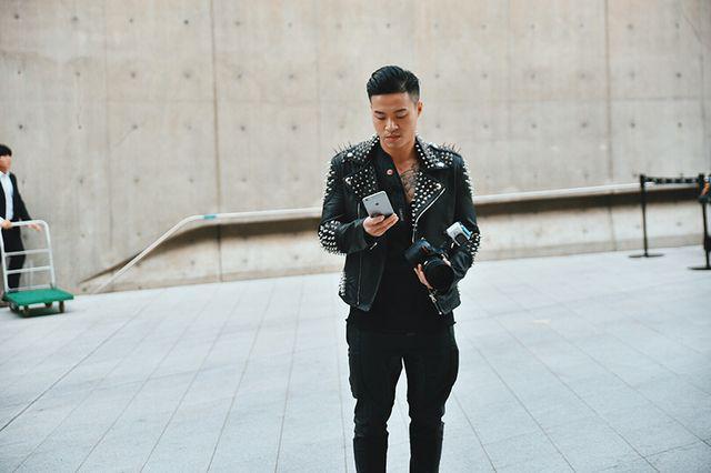 รูปภาพ:http://fuckingyoung.es/wp-content/uploads/2016/10/Seoul-Fashion-Week-SS17_streetstyle_day1_fy16.jpg