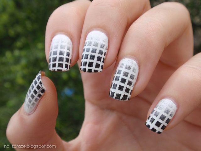 รูปภาพ:http://newnaildesigns.com/wp-content/uploads/black-white-grid-nail-art-design-polish-designs-386034.jpg