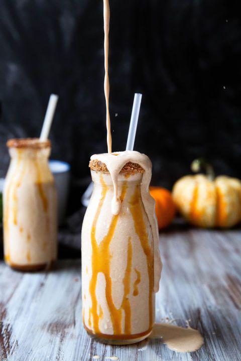 รูปภาพ:http://toc.h-cdn.co/assets/16/29/480x719/halloween-dessert-boozy-pumpkin-milkshake.jpg