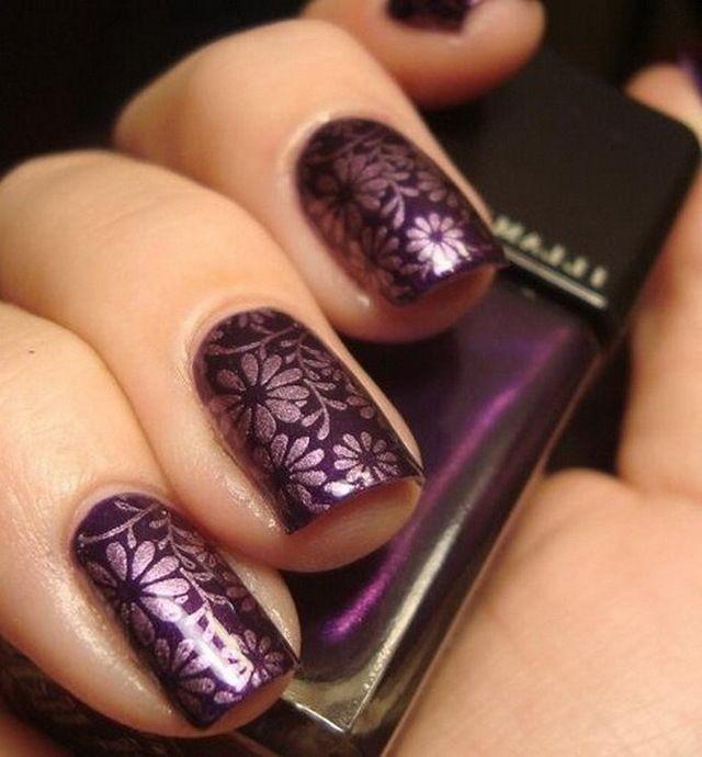 รูปภาพ:http://nailartstyle.com/wp-content/uploads/2016/07/7-cute-dark-purple-nail-design.jpg
