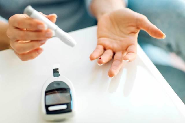รูปภาพ:http://www.rd.com/wp-content/uploads/2015/11/06-diabetes-myths-blood-sugar.jpg