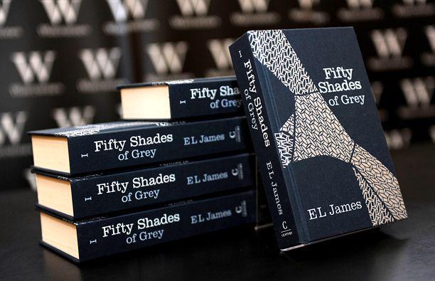 รูปภาพ:http://www.ew.com/sites/default/files/i/2013/01/10/fifty-shades-of-grey-hardcover.jpg