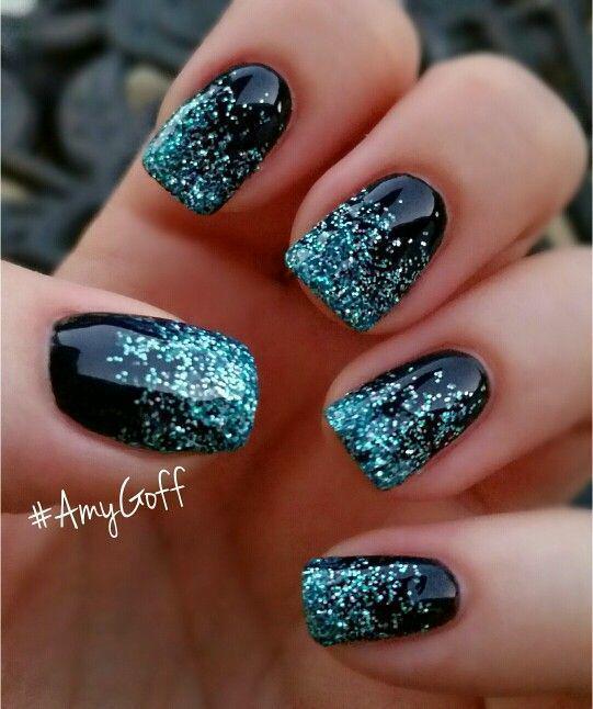 รูปภาพ:http://www.prettydesigns.com/wp-content/uploads/2016/09/Deep-Blue-Nails-with-Bright-Glitter.jpg