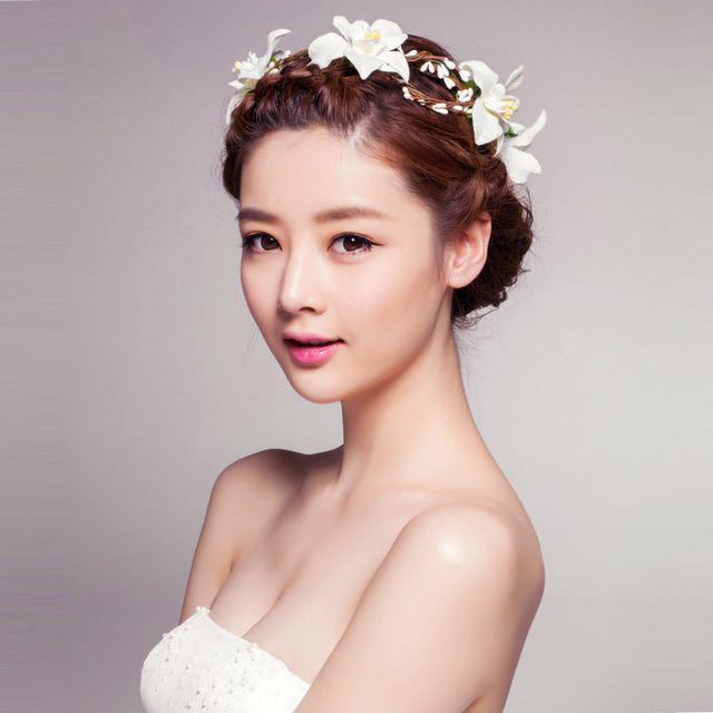รูปภาพ:https://ae01.alicdn.com/kf/HTB1hFh9KFXXXXb4XVXXq6xXFXXXf/wood-famous-brand-Headband-love-lily-big-flowers-women-jewelry-bride-wedding-head-hoop-girlfriend-gift.jpg_640x640.jpg