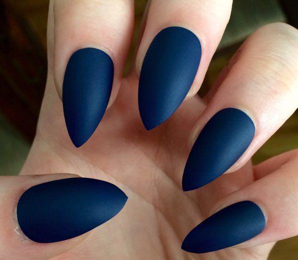 รูปภาพ:http://nailartstyle.com/wp-content/uploads/2016/06/11-matte-navy-blue-nail-designs.jpg