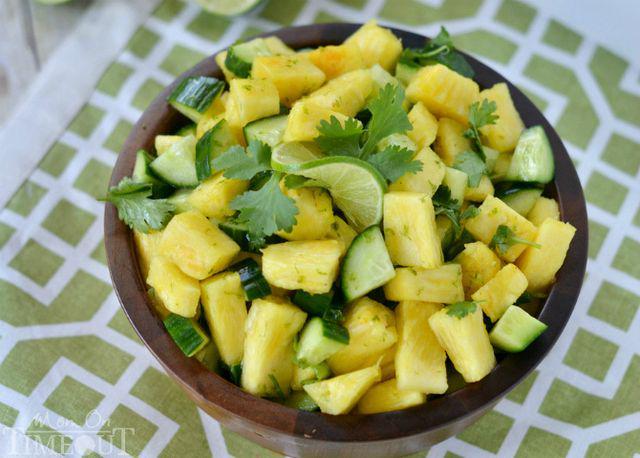 รูปภาพ:http://www.momontimeout.com/wp-content/uploads/2014/06/pineapple-cucumber-cilantro-salad-easy.jpg