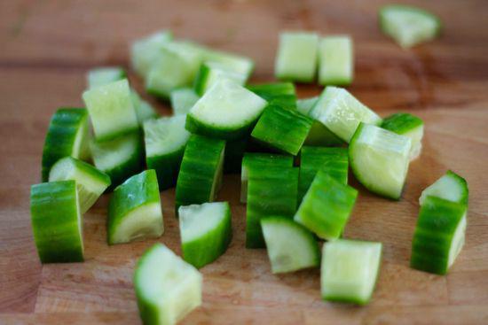 รูปภาพ:http://sarahnspice.com/wp-content/uploads/2015/06/Cucumber-Salad-6.jpg