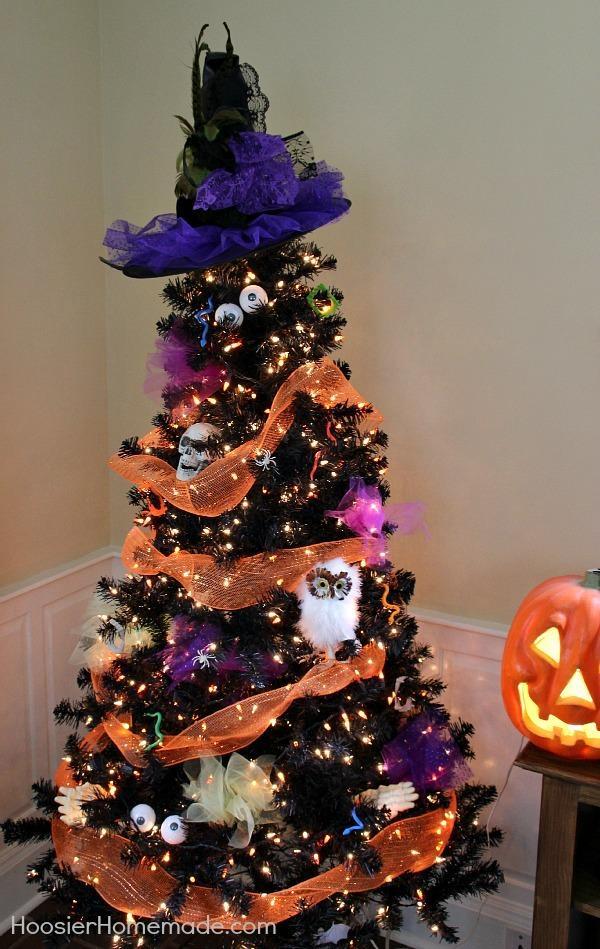 รูปภาพ:http://hoosierhomemade.com/wp-content/uploads/Halloween-Tree-HoosierHomemade.jpg