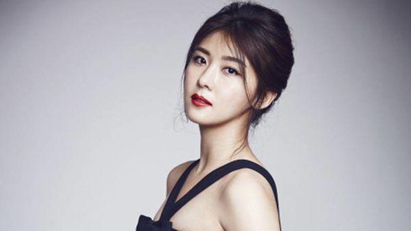 รูปภาพ:http://kpop.youzab.com/wp-content/uploads/2016/08/Ha-Ji-Won2.jpg