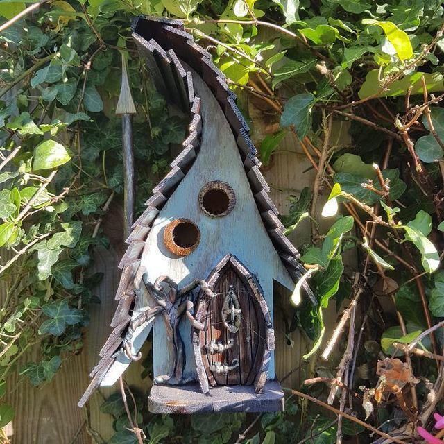 รูปภาพ:http://static.boredpanda.com/blog/wp-content/uploads/2016/10/Magical-birdhouses-from-Little-Lodgings-581735dc199d6__700.jpg