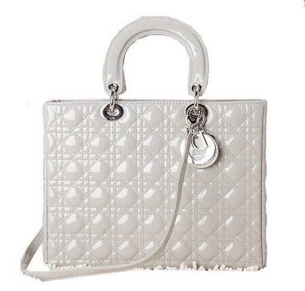 รูปภาพ:http://top101news.com/wp-content/uploads/2015/05/Christian-Dior-Most-popular-handbags-in-the-world.jpg