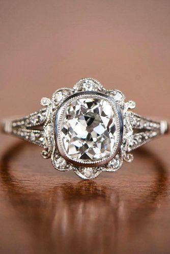 รูปภาพ:http://d2ktfdr1kgdrl7.cloudfront.net/20161007055228/vintage-engagement-rings-estate-diamond-jewelry-334x500.jpg
