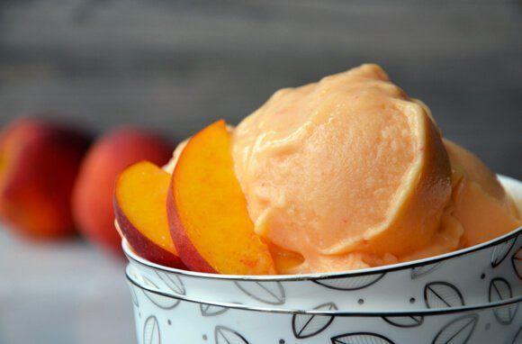 รูปภาพ:http://www.justataste.com/wp-content/uploads/2013/08/Easy-Healthy-Peach-Frozen-Yogurt-recipe.jpg