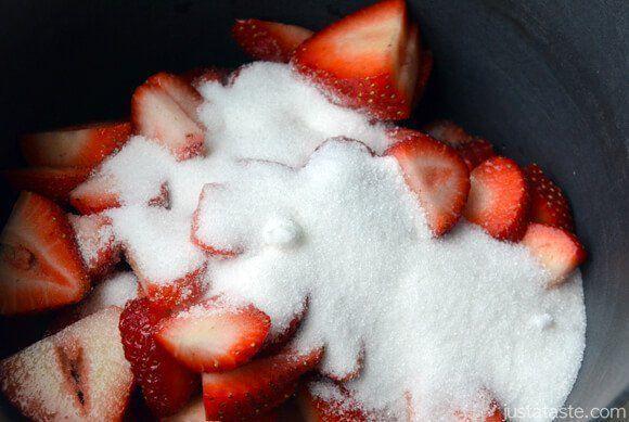 รูปภาพ:http://www.justataste.com/wp-content/uploads/2012/08/Strawberries-and-Sugar_logo.jpg