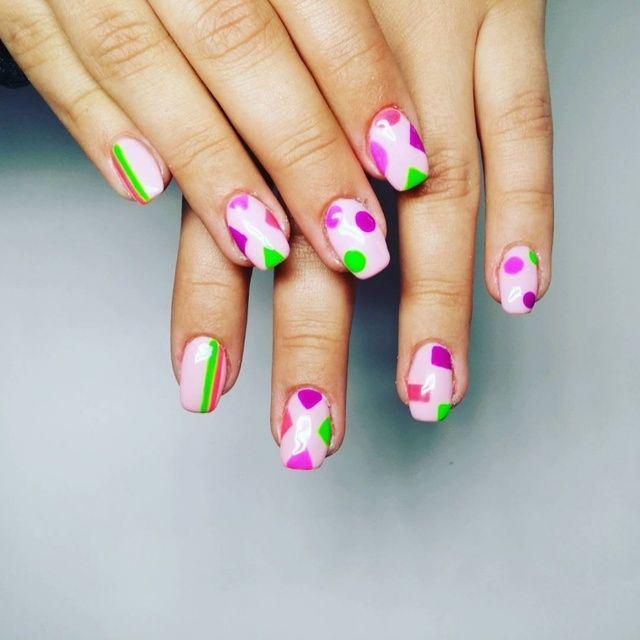 รูปภาพ:https://images.designtrends.com/wp-content/uploads/2016/04/28103440/Striped-Nail-Art-Ideas.jpg