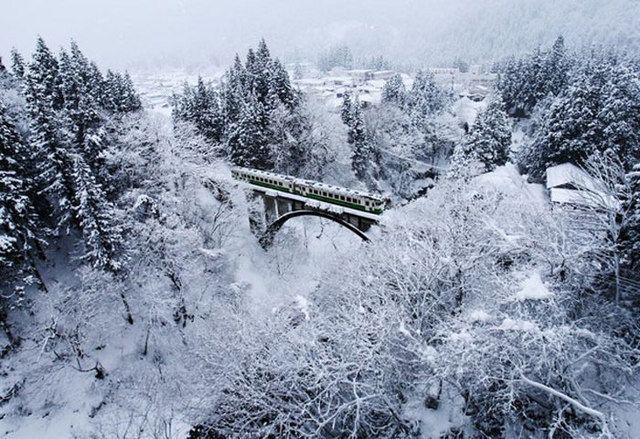 รูปภาพ:http://www.placestoseeinyourlifetime.com/wp-content/uploads/2014/11/Tadami-Photo-by-Hideyuki-Katagiri.jpg