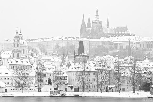 รูปภาพ:http://green-landscape.com/wp-content/uploads/2013/11/Castles-snow-13.jpg