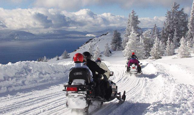 รูปภาพ:http://tahoesouth.com/wp-content/uploads/2015/11/Snomobile-credit-Zephyr-Cove-Snowmobile-Center760.jpg