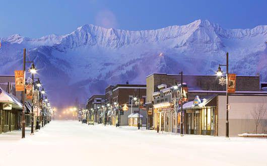 รูปภาพ:http://www.hellobc.co.uk/getmedia/7edf90cd-9a54-4663-8079-2ad1bf01959a/4-3601-Fernie-downtown-snow-RM.jpg.aspx?width=530&height=330&ext=.jpg