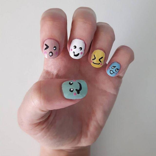 รูปภาพ:https://images.designtrends.com/wp-content/uploads/2016/09/28175755/Emoji-Nail-Art-for-Short-Nails.jpg