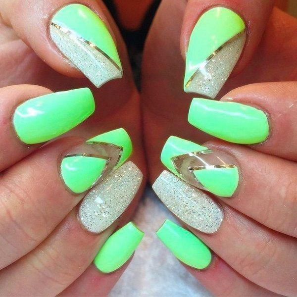 รูปภาพ:http://nenuno.co.uk/wp-content/uploads/2016/09/Green-Nail-Art-Design-18.jpg