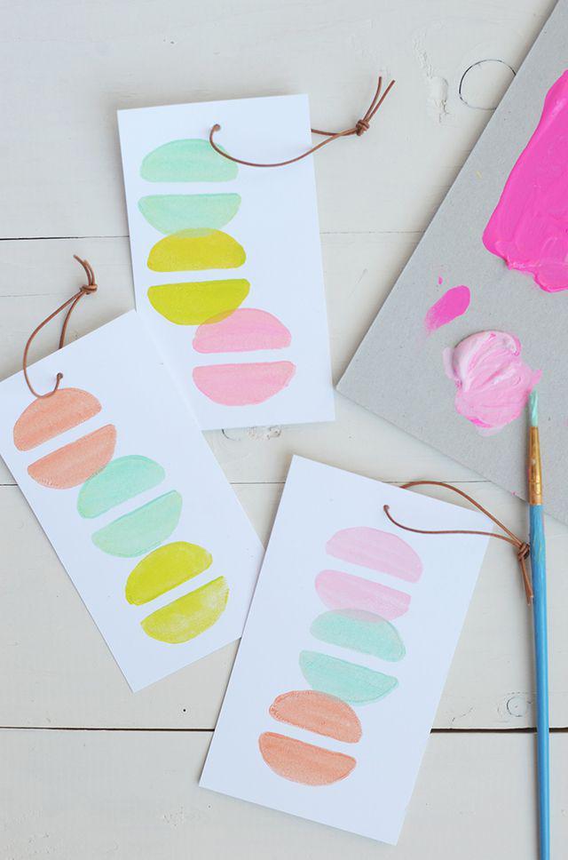 รูปภาพ:http://www.aliceandlois.com/wp-content/uploads/2015/07/diy-macaron-stamps-5.jpg