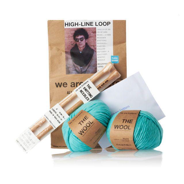 รูปภาพ:https://asset2.surfcdn.com/we-are-knitters-scarves-we-are-knitters-high-line-loop-snood-scarf-turquoise.jpg?w=1200&h=1200&r=4&q=80&o=UoYimNLAf75UPAVMZG355AAyyukj&V=wnc@