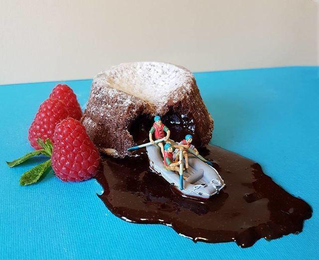 รูปภาพ:http://static.boredpanda.com/blog/wp-content/uploads/2016/11/dessert-miniatures-pastry-chef-matteo-stucchi-11-5820e1223cbb8__880.jpg