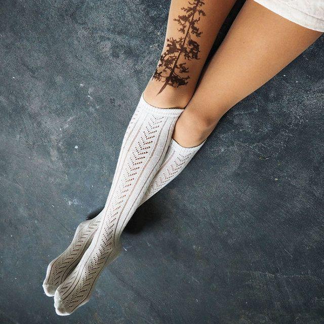 รูปภาพ:http://static.boredpanda.com/blog/wp-content/uploads/2016/11/tattoo-tights-tatul-2-58203979098f3__700.jpg