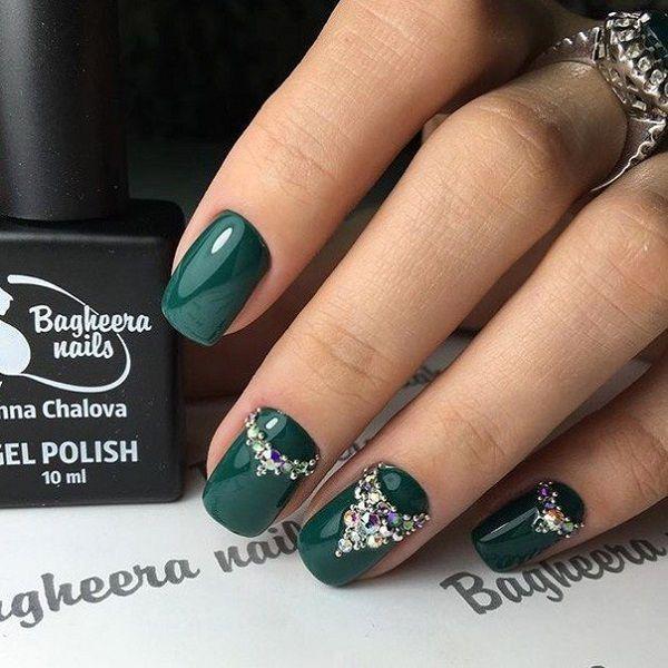 รูปภาพ:http://nenuno.co.uk/wp-content/uploads/2016/09/Green-Nail-Art-Design-52.jpg