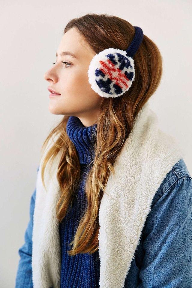 รูปภาพ:http://www.fashiongonerogue.com/wp-content/uploads/2015/12/UO-Camp-Sherpa-Ear-Muffs.jpg