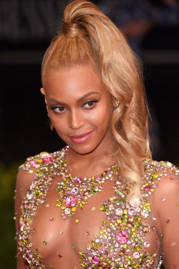 รูปภาพ:http://assets.instyle.co.uk/instyle/live/styles/article_landscape_600_wide/s3/galleries/13/04/beyonce-met-gala.jpg?itok=ZA70VgQt