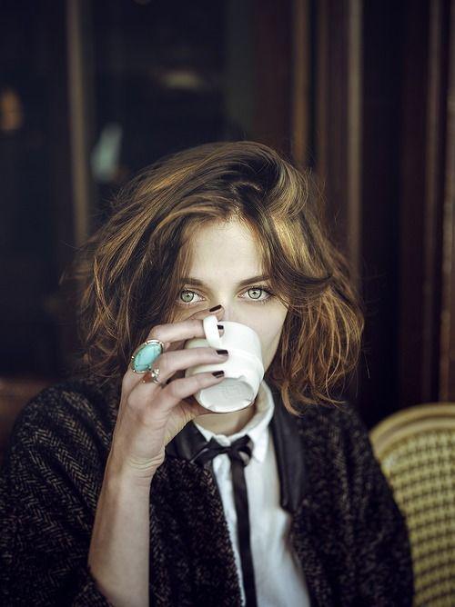 รูปภาพ:http://s3.favim.com/orig/140912/coffee-coffee-shop-cup-girl-Favim.com-2064530.jpg