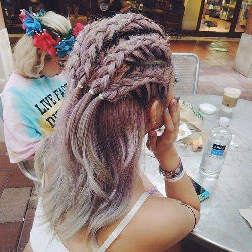 รูปภาพ:http://hairstylehub.com/wp-content/uploads/2016/11/Half-up-quadruple-braids.jpg