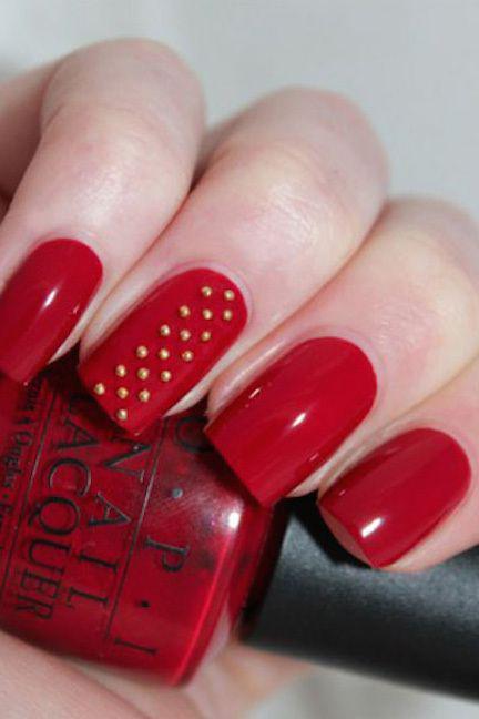 รูปภาพ:http://ghk.h-cdn.co/assets/16/46/1479157259-red-beads-christmas-nail-art-1.jpg