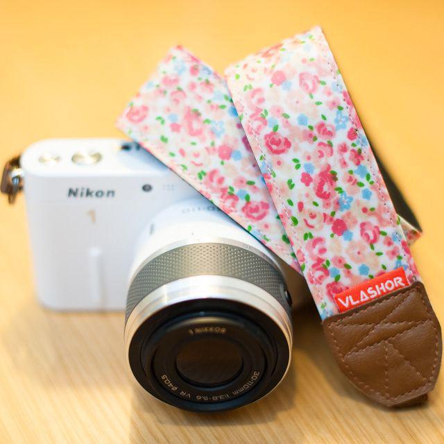 รูปภาพ:http://www.gadget-villa.com/wp-content/uploads/2014/01/vlashor-camera-strap-pinky.jpg