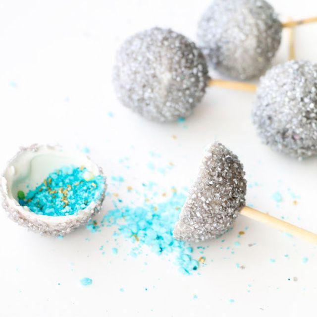 ตัวอย่าง ภาพหน้าปก:Fireworks Disco Ball Pops ขนมแสนอร่อย สอดไส้ความเจ๋ง!!